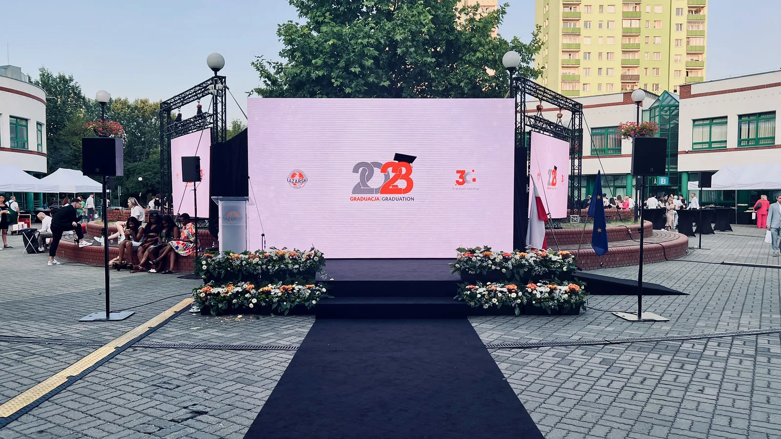 Graduacja Uczelnia Łazarskiego
