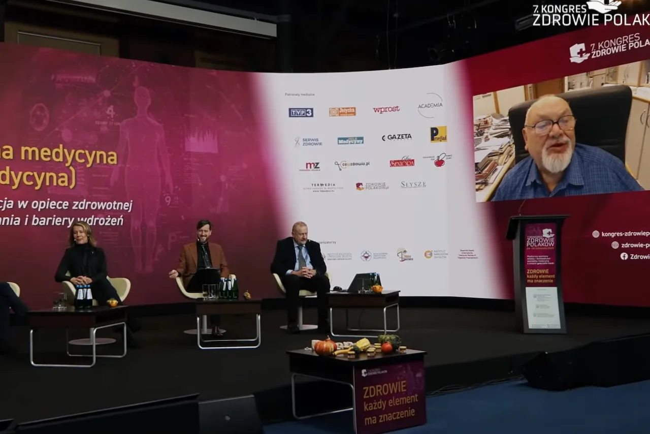 Mównica multimedialna na scenie konferencji — realizacja eventowa Music Machines
